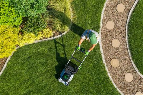 landscaper salary|do landscapers make good money.